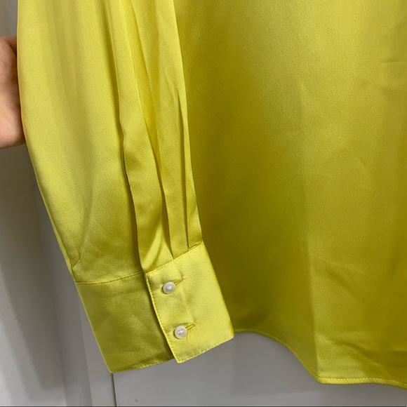 Banana Republic *NEW* blouse - Picture 2 of 3